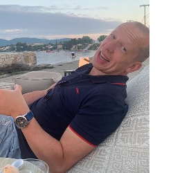 Logo Marc Van Den Berg